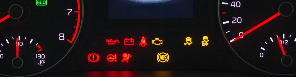 What do the dashboard warning lights on the Jeep Grand Cherokee mean?